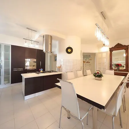 Apartman Gin Lejlighed