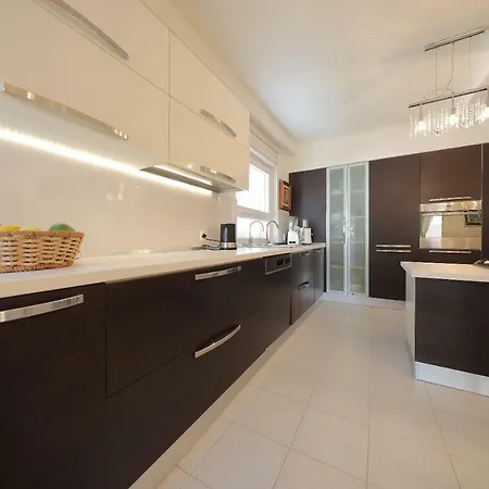 Apartman Gin Lejlighed *