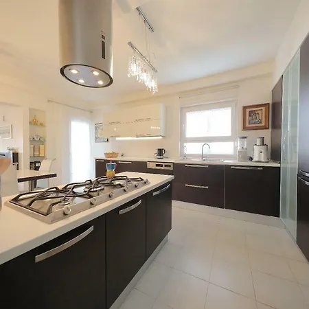 Lejlighed Apartman Gin