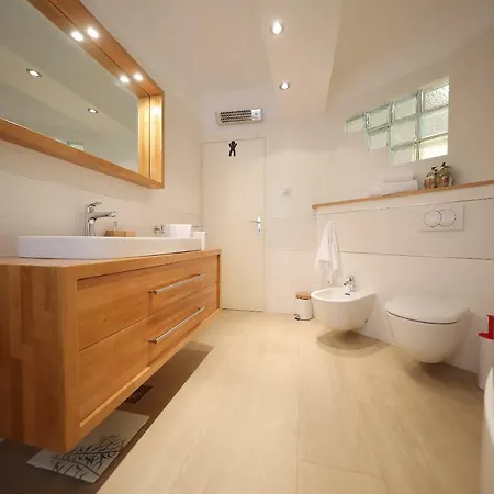 شقة Apartman Gin *
